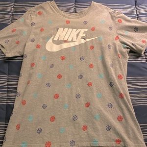 Men’s Medium Nike Tee